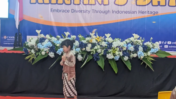 Seru, Fashion Show Meriahkan Kartini Day di Permata Bangsa School
