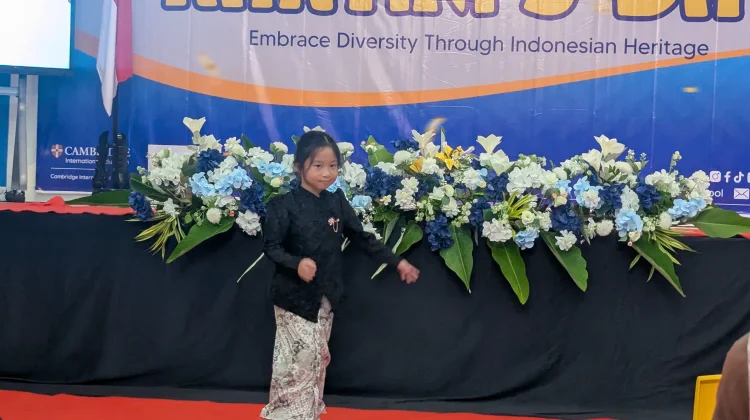 Seru, Fashion Show Meriahkan Kartini Day di Permata Bangsa School