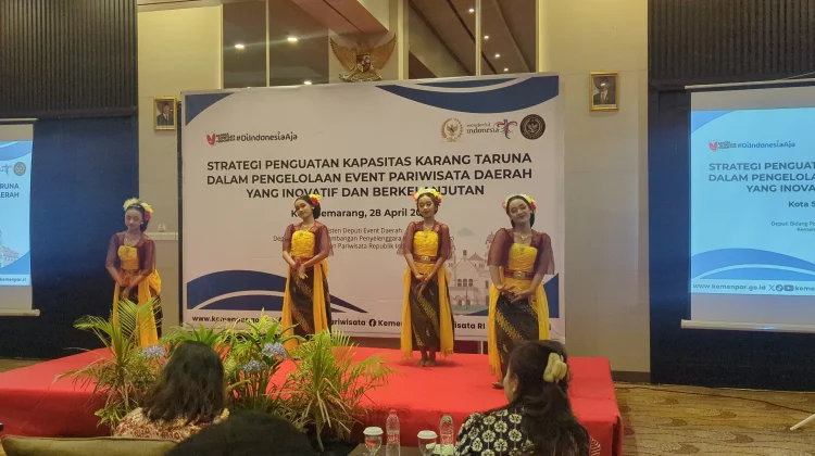 Samuel Wattimena dan Kemenpar Gelar Bimtek Penguatan Karang Taruna
