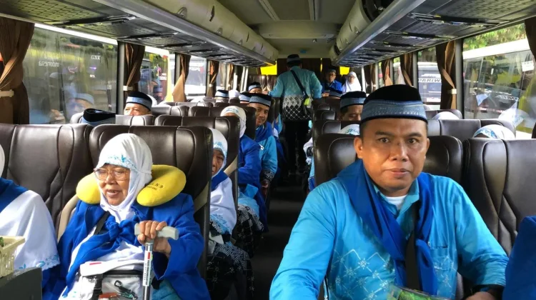 Calon Jemaah Haji Asal Semarang Diberangkatkan dari Islamic Center Manyaran