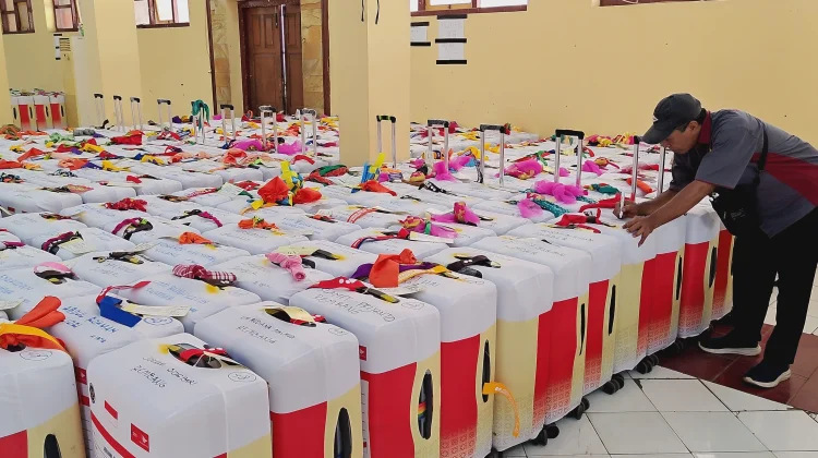 Jelang Keberangkatan, Ribuan Koper Jemaah Haji Rembang Dikumpulkan