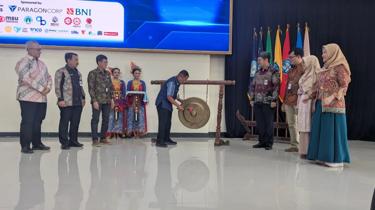 Polines Kenalkan Dunia Vokasi ke Ribuan Pelajar Lewat Vocatech Edufair 2026