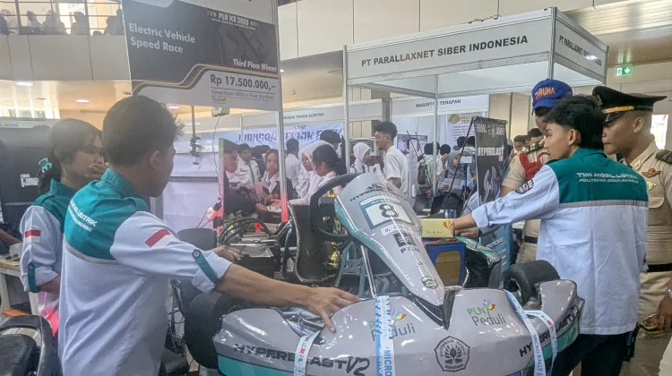 Polines Kenalkan Dunia Vokasi ke Ribuan Pelajar Lewat Vocatech Edufair 2026