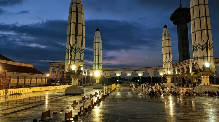 Salat Iduladha, Ribuan Jemaah Padati MAJT