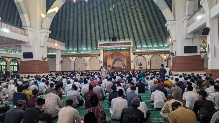 Salat Iduladha, Ribuan Jemaah Padati MAJT