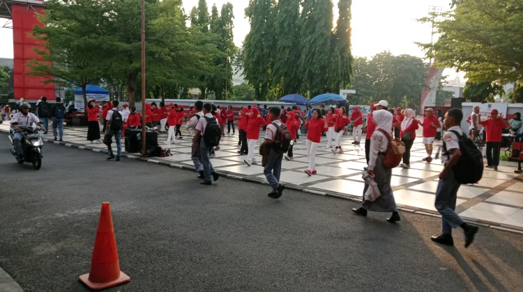 GOR Tri Lomba Juang Jadi Favorit Olahraga Warga