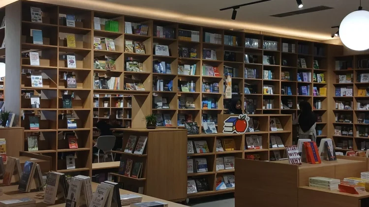 Baca Senyap, saat Ratusan Orang Memilih Hening untuk Merayakan Literasi