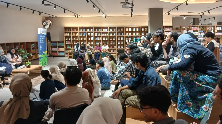Ruang Baca Semarang Ajak Publik Bahas Krisis Iklim lewat Buku 'Kitab Iklim'