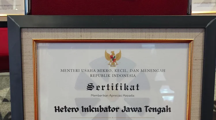 Puluhan Lembaga Inkubator Jateng Terima Sertifikat Peringkat  A