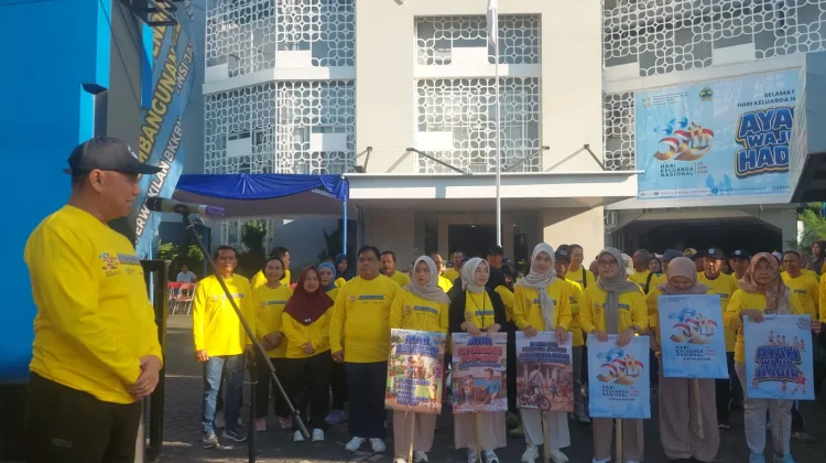 Kepala BKKBN Jateng Lepas Jalan Sehat Harganas ke-33, Gaungkan Tema Ayah Wajib Hadir