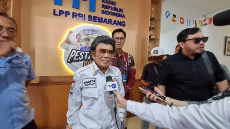 Raja Dangdut Rhoma Irama Berdendang di Auditorium RRI Semarang
