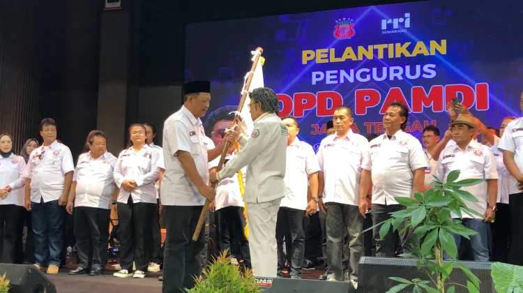 Raja Dangdut Rhoma Irama Berdendang di Auditorium RRI Semarang