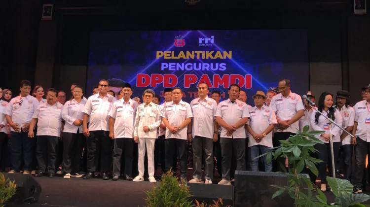 Raja Dangdut Rhoma Irama Berdendang di Auditorium RRI Semarang