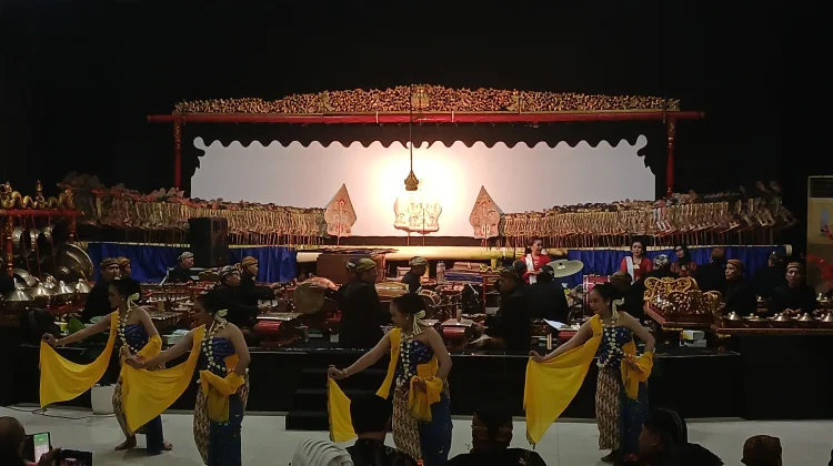 Berita Foto - Pagelaran Wayang Kulit Sambut HUT ke-53 IPPK - RRI.co.id