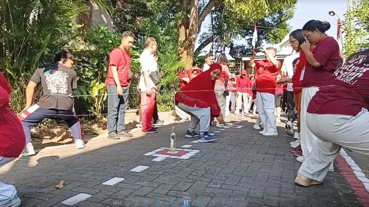 Semarak Jalan Sehat dan Lomba HUT ke-81 RI di Kampung Pancasila Mangunharjo