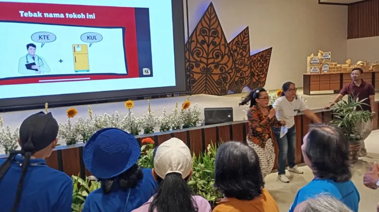 Saat Lansia Kembali Jadi Anak-Anak dalam Dolanan Bareng Temu Raya Adiyuswa