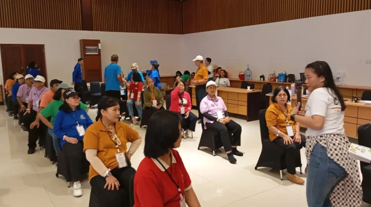 Saat Lansia Kembali Jadi Anak-Anak dalam Dolanan Bareng Temu Raya Adiyuswa