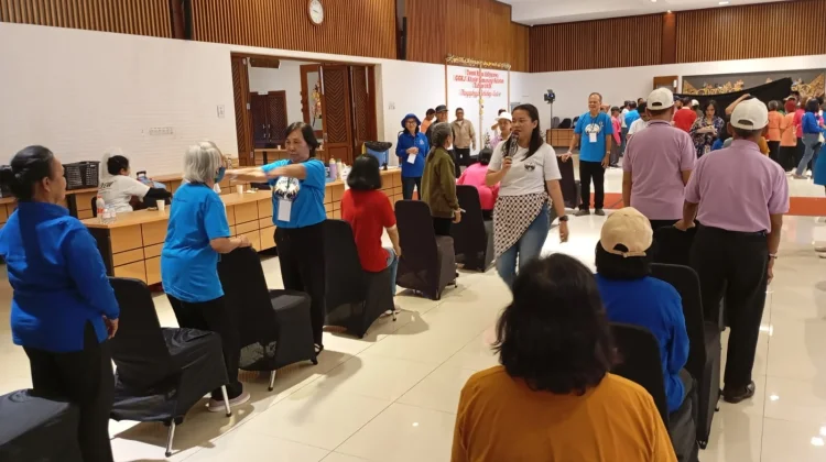 Saat Lansia Kembali Jadi Anak-Anak dalam Dolanan Bareng Temu Raya Adiyuswa