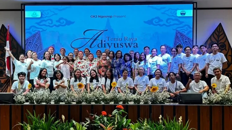 Saat Lansia Kembali Jadi Anak-Anak dalam Dolanan Bareng Temu Raya Adiyuswa