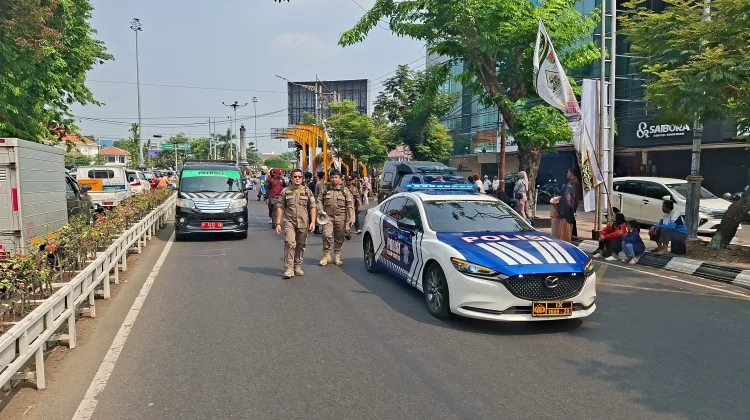 Kawal Pawai MTQN, Satlantas Polrestabes Semarang Alihkan Arus Secara Situasional
