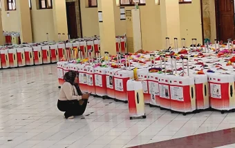 Jelang Keberangkatan, Ribuan Koper Jemaah Haji Rembang Dikumpulkan