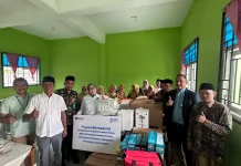 Anggota DPR Serahkan  Alat Praktik untuk SMK NU Pamotan Rembang