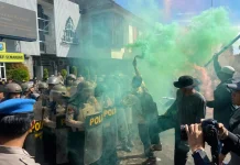 Libatkan 518 Personel, Polres Semarang Simulasikan Sispamkota di Kantor Bupati