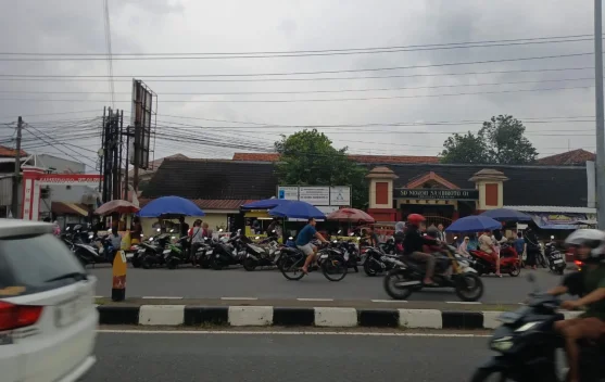 Ramadan, Pedagang Musiman Bermunculan di Tepi Jalan Kota Semarang