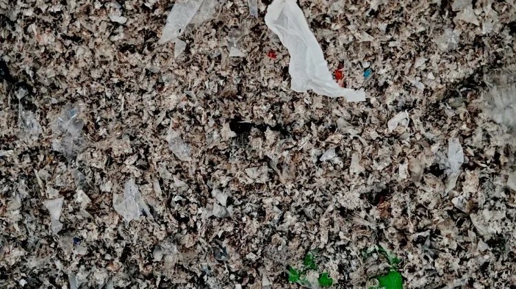 Melihat Pengelolaan Sampah Plastik di Rumah Plastik Mandiri