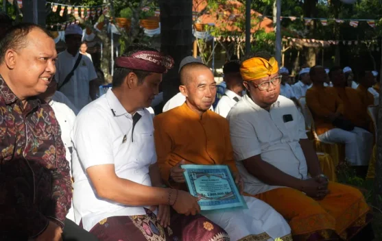 Bupati Kembang Resmikan Prasasti 50 Tahun Vihara Empu Astapaka