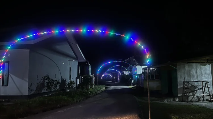 Lampu Warna Warni Semarakan Ramadhan 1447 Hijriah