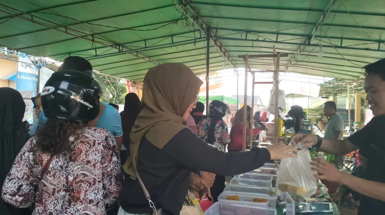Kantin Ramadan Masjid Al Amin Sintang Ramai Pengunjung