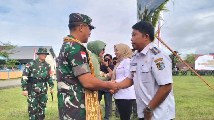 Pangdam XII/Tanjungpura Tutup Acara TMMD ke-127 di Sintang