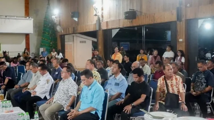 Bupati dan Uskup Sintang Gelar Ramah Tamah usai Misa Krisma