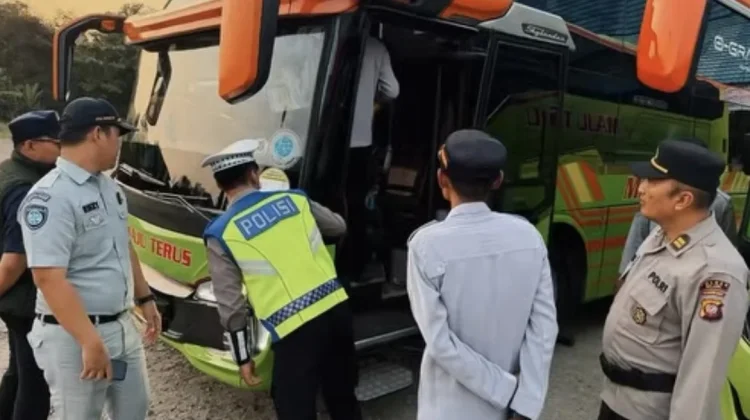 Giat Rampchek Kendaraan Angkutan Umum