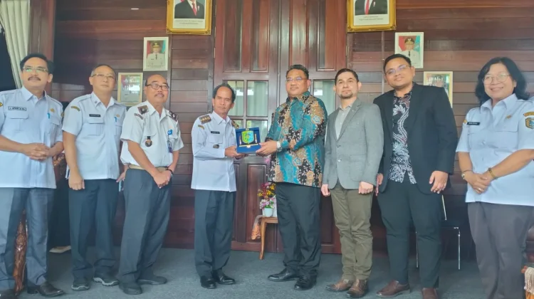 Manajemen RS Malaysia Kunjungan Silaturahmi ke Sintang, Indonesia