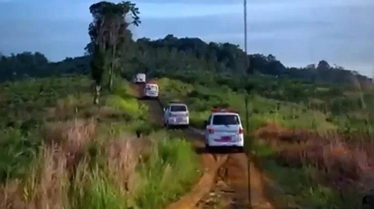 Evakuasi Korban Helikopter Jatuh di Sekadau
