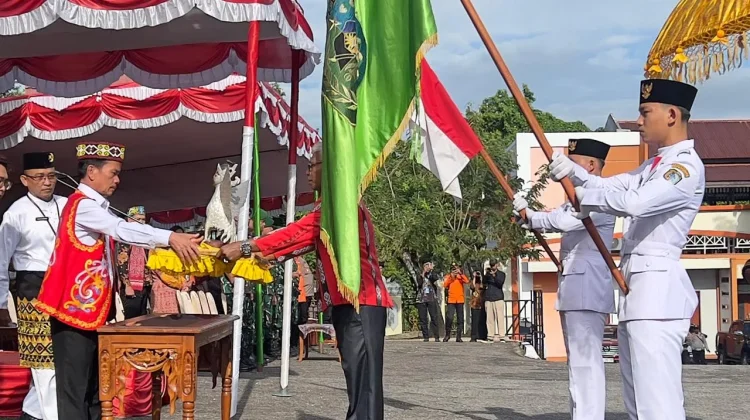 Duplikat Burung Garuda pada Upacara HUT Sintang ke-664