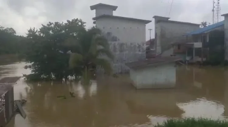 Banjir di Nanga Mau, Puluhan Kepala Keluarga Terdampak