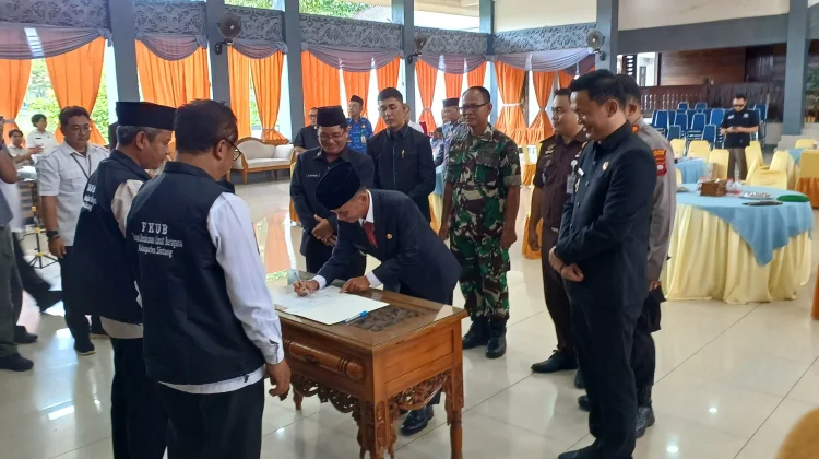 Bupati Sintang Kukuhkan Pengurus FKUB Periode 2026-2031