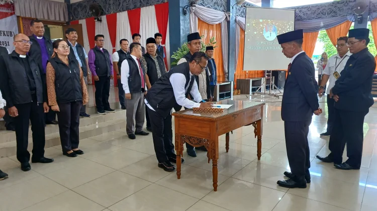 Pendeta Welikinsi Pimpin FKUB Kabupaten Sintang 2026-2031