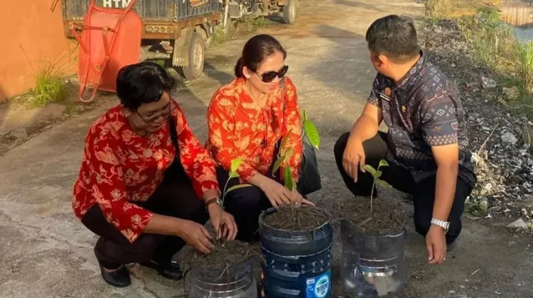 DWP BKPSDM Sintang Kunjungi TPS3R Kelurahan Akcaya