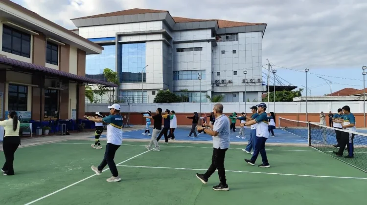 PA Sintang Gelar Senam Bersama Mitra Kerja