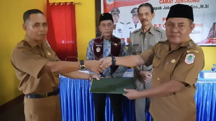 Pengantar Tugas Camat dan Ketua TP PKK Jongkong