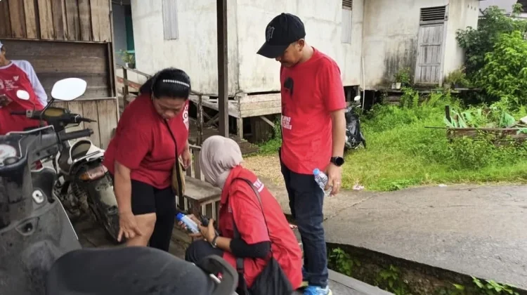 Dinkes Kapuas Hulu Berikan Pelayanan Kesehatan Jalan Sehat Soekarno Fun Walk