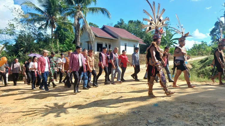 Kepala Disdikbud Sintang Hadiri Gawai Dayak ke-VIII 2026 Desa Binjai Hulu