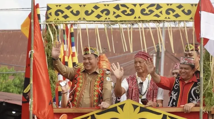 Berita Foto - Pawai Budaya PGD ke-IV Kapuas Hulu - RRI.co.id
