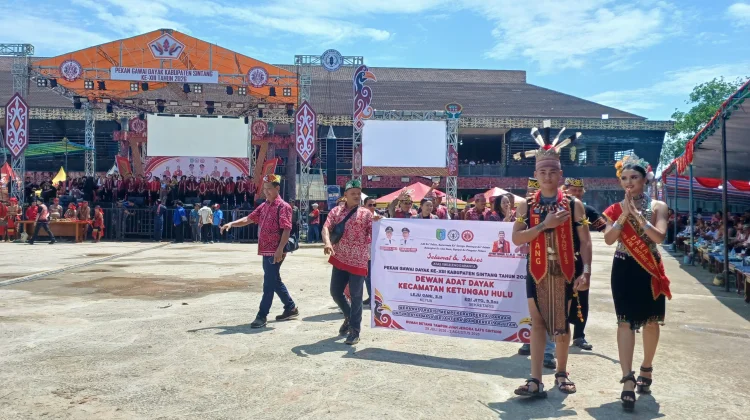Kontingen Kecamatan Ketungau Hulu Semarakkan PGD Sintang ke-XIII