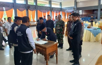 Bupati Sintang Kukuhkan Pengurus FKUB Periode 2026-2031