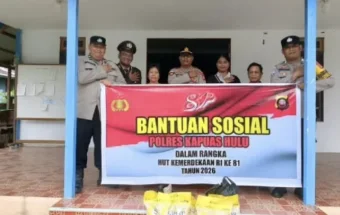 Polsek Putussibau Utara Salurkan Bansos untuk Rumah Ibadah dan Warga